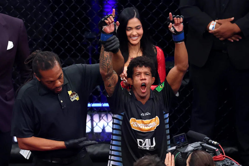 Adriano Moraes Wins at 4:59 of Round 3 With a Last-Second RNC — Officials Reviewed Whether It Happened Before the Bell